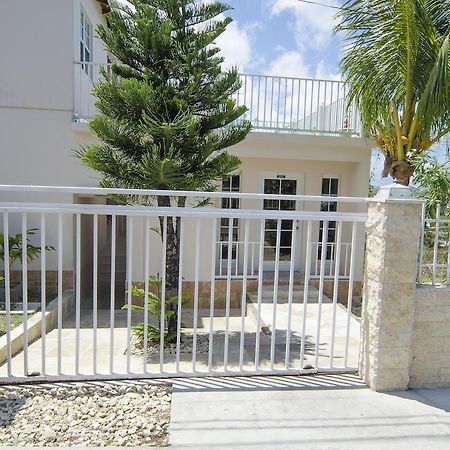Caribbean Inn And Suites St. John's ภายนอก รูปภาพ