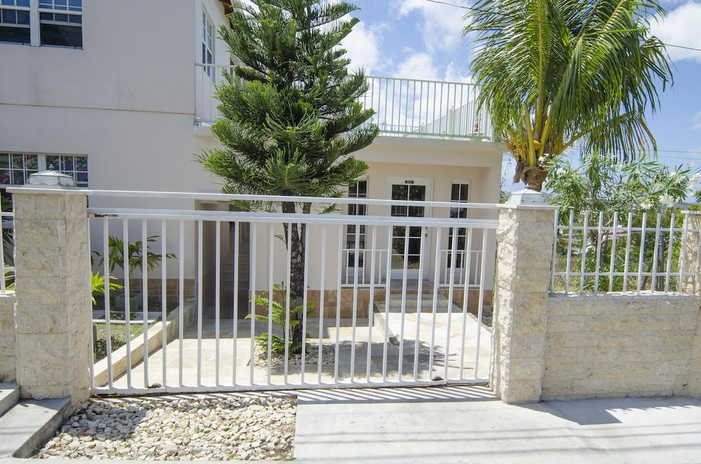 Caribbean Inn And Suites St. John's ภายนอก รูปภาพ